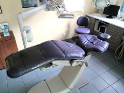 20150814 Sellerie médicale - Réfection d&#039;une table d&#039;auscultation de dentiste en similis PU Ultrafabrics gamme Ultraleather (IMG_101252)